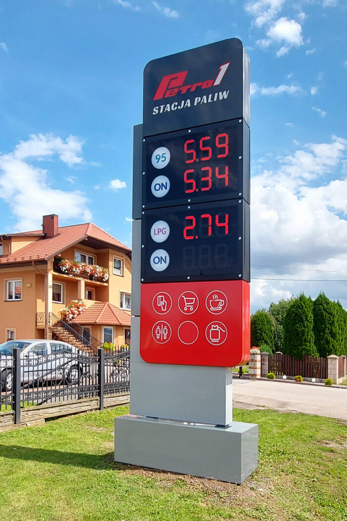 Pylon cenowy stacji paliw w Bodzentynie